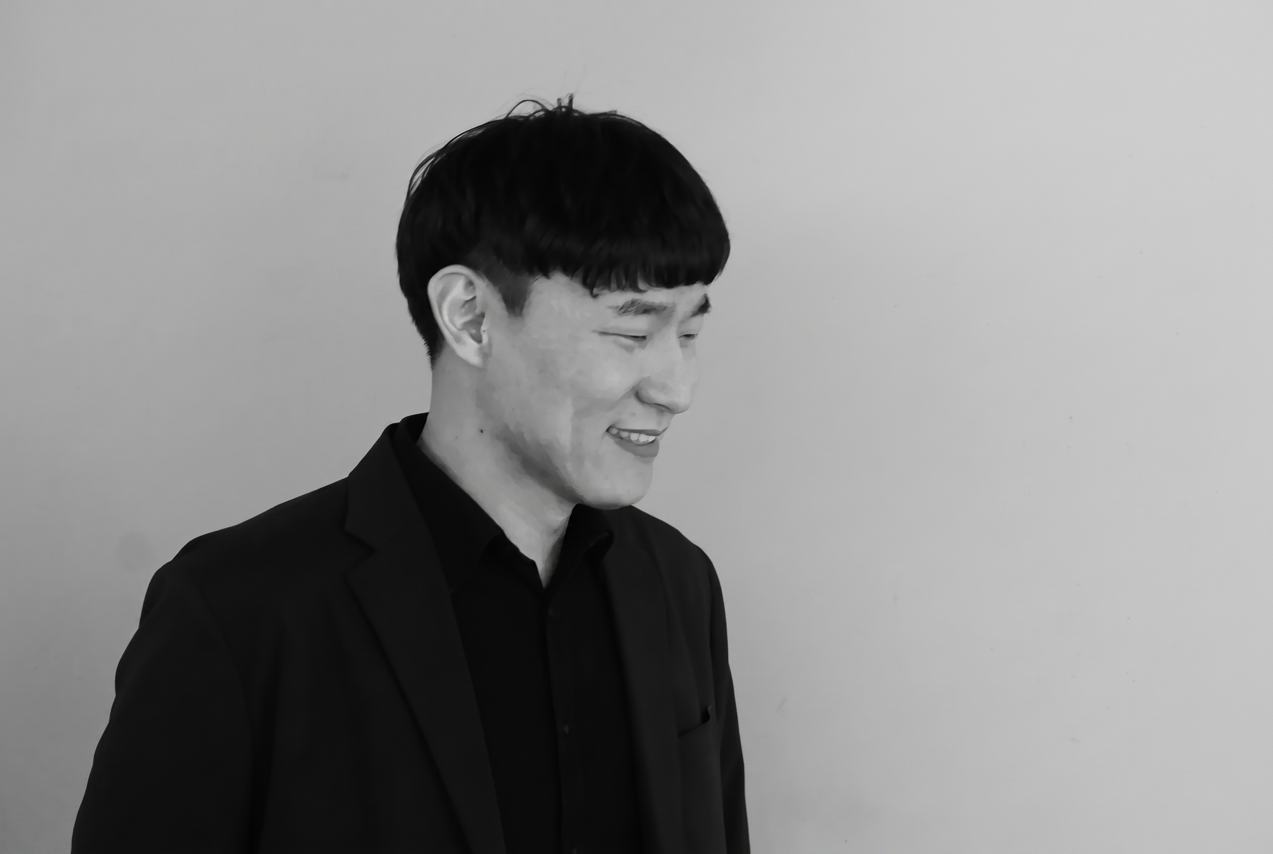 정대건 작가